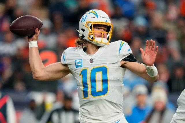 ayx sports-穆古鲁扎关键节点大胜，老鹰带队取胜！-ayx sports