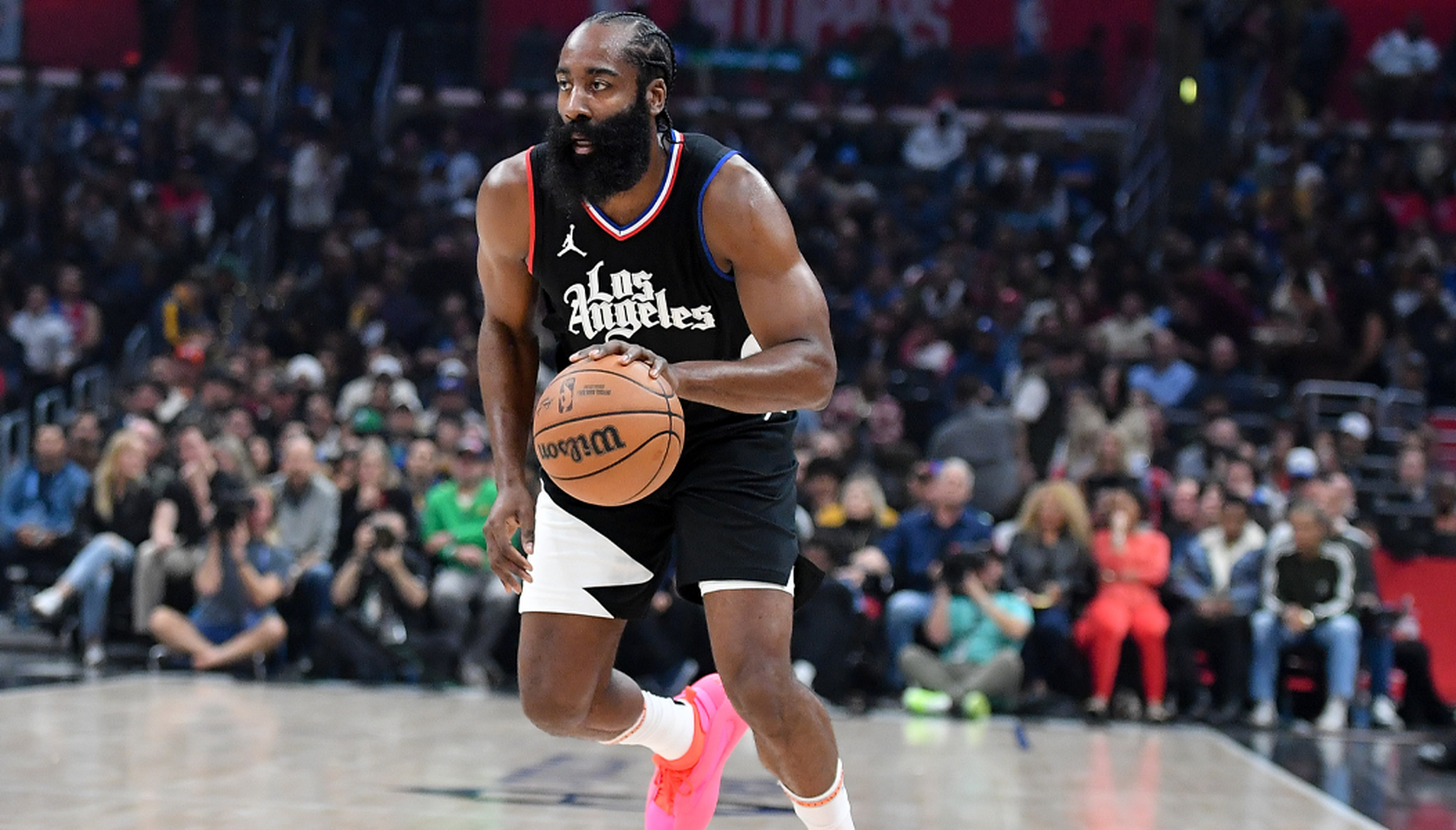 ayx sports-哈登爆冷击败巴塞罗那，比分优势明显引爆全场！-ayx sports